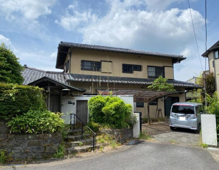 Modern wood and zen architectural retreat in Kamakura
